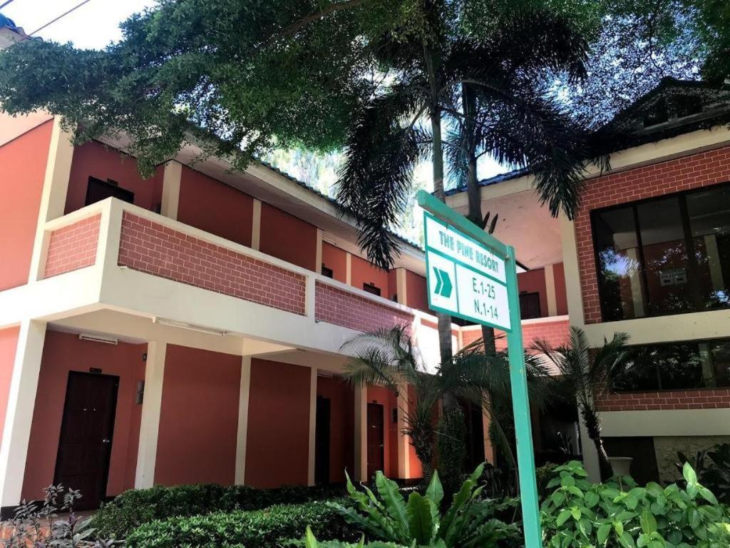The Pine Resort Pathum Thani Exterior foto